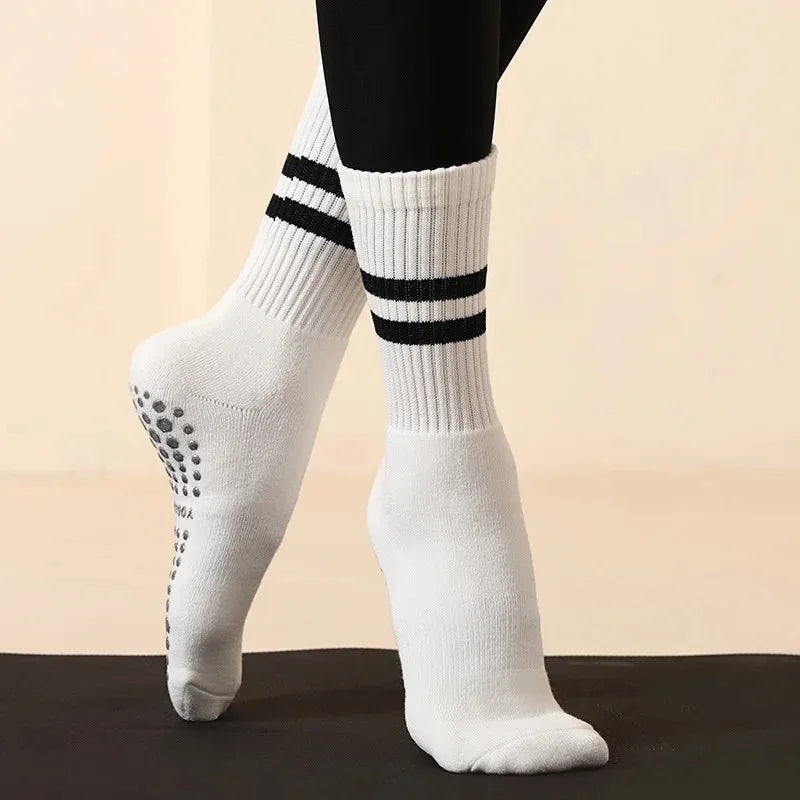 Flowna Pilates Grip Socks – Non-Slip Barre & Yoga Socks